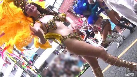 高画質　おどる女性大好き！サンバ観戦07「4人の若くて可愛くてスリム美人が眼の前で！」