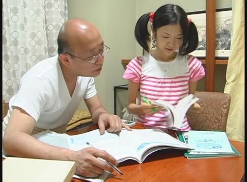 二世帯住宅の悩み『エロ爺さん』悪知恵ばかり働かせ**の嫁を食い散らかす家庭崩壊の【種】