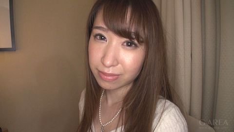 G-AREA明るく元気な「しおり」ちゃんは美脚でスレンダーなわりにオッパイは有る喫茶店員