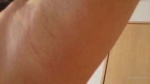 【女神の自撮りカメラde投稿動画】 清楚な**OLの下着（ブラジャー）と腋アップ