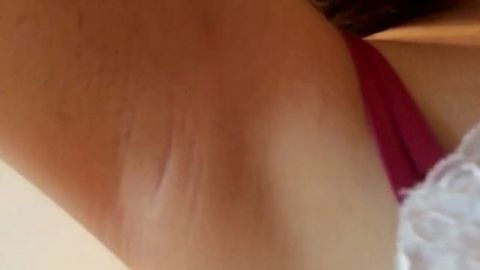 【女神の自撮りカメラde投稿動画】 清楚な**OLの下着（ブラジャー）と腋アップ