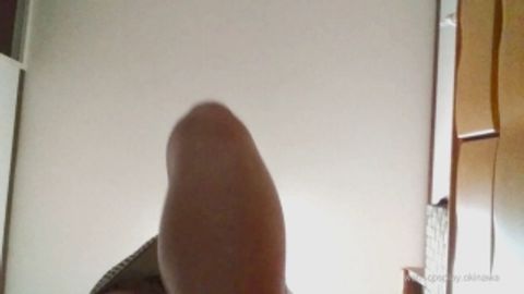 【自撮りカメラde投稿動画】**女性のエロいパンチラ