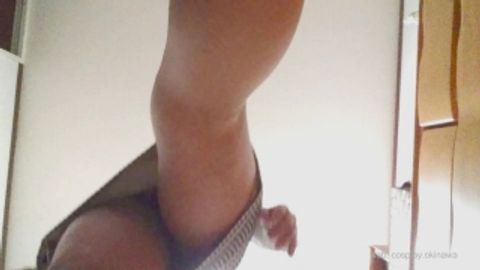 【自撮りカメラde投稿動画】**女性のエロいパンチラ