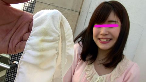 ★顔出し 個撮★りさちゃんが今はいてるマン汁付き生パンティー★クロッチ汚れ観察★買取り★高画質フルHD