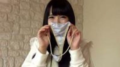 ★個人撮影※本編顔出し・パンティーモザイク無し★りこちゃんが今はいてる食い込みTバック生パンティー★クロッチ汚れ観察★買取り★高画質フルHD