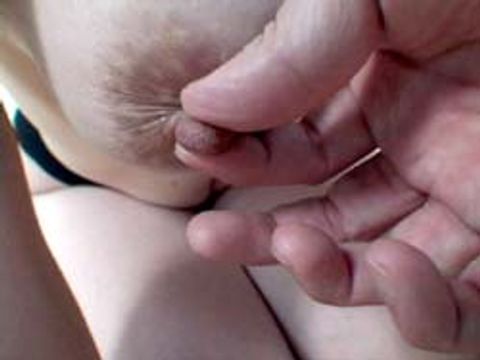 【凄い激エロおっぱい・個人撮影動画】熟れに熟れた熟女さんの爆乳をボヨンボヨングリグリ弄び!!本編鮮明顔出し