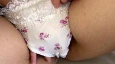 【FULL HD 個撮】パンチラ覗いてたら｢凄い濡れちゃってる…」と相互オナニー誘惑してきたHな彼女★本編顔出し