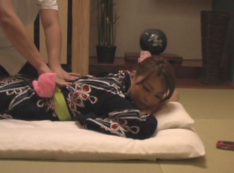 巨乳**のマッサージ大作戦4