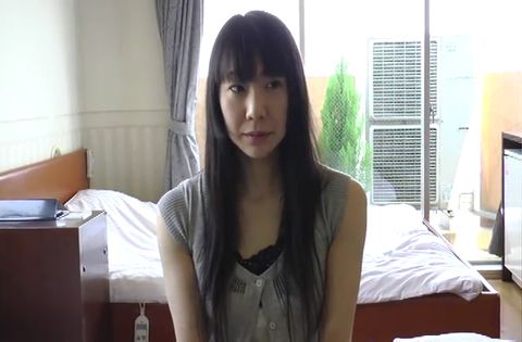 地方から出てきた近所で噂の美人妻に中出ししてみた