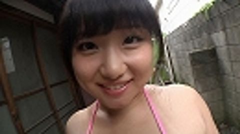 股間にグイグイくい込む水着！あやかちゃんのむっちりイメージ動画！