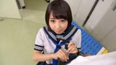好きな男を彼女から奪うためにガン見しながら手コキしてくる制服*