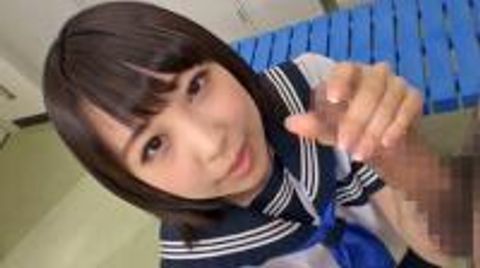 好きな男を彼女から奪うためにガン見しながら手コキしてくる制服*