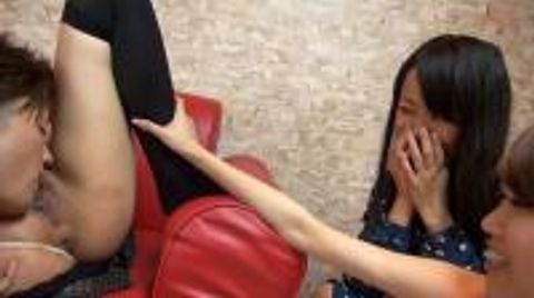 友達の前で想定外のエロいことされちゃう*たち-28