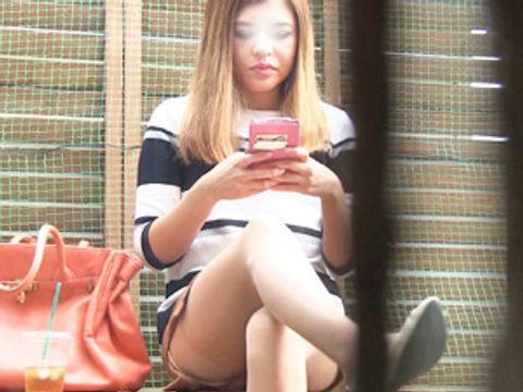 ギャル系のOLさんパンティ　見た目派手でも動きはお淑やか
