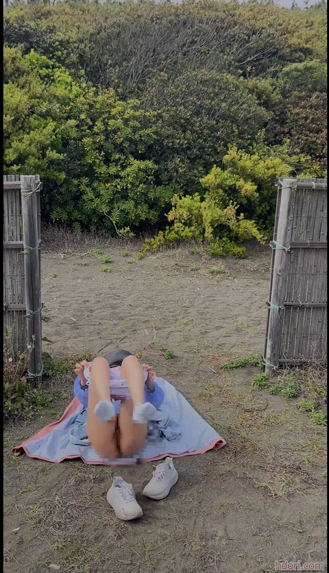 AVの声優みたいにオナニー動画にエロいセリフを言う女