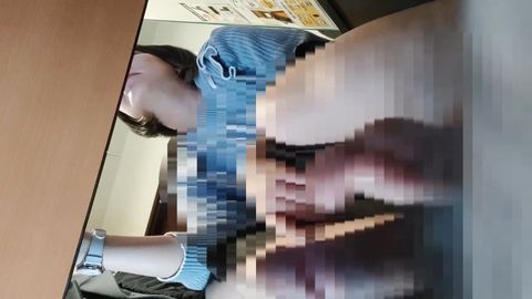 翼ちゃんのネカフェで足コキ、フィニッシュまで全部セット