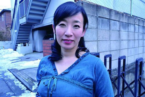 うちの妻を抱いてみたい部下に妻を口説かせてハメ撮りNTRしてみた