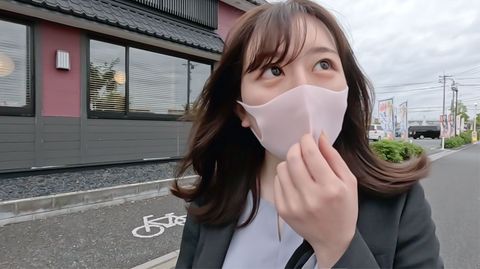 偏差値６５の秀才名門大○４○生は、就職活動中にリクルートスーツでジジイに野外で中出し。中○、高○と生○会副会長の超真面目なこ。完全初撮影！！！彼氏とラブラブNTR野外露出で真っ裸中出し、中出し２回戦、