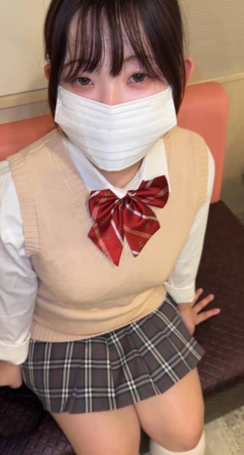 人生初３P【無】クラスに必ず存在した、暗くて目立たない巨乳のあの*がSEXになると意外な一面