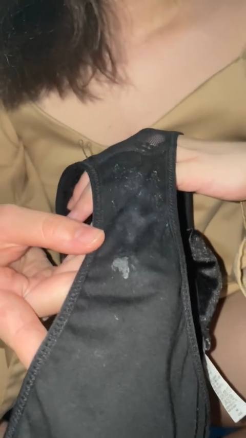 【こっそり】おうちのベランダで大量潮吹きオナニー