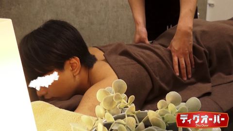 【Mensリフレ/可愛い褐色肌の好青年がご来店】敏感反応が可愛い男の*！すぐにギンギン我慢汁がト**と溢れ出る！盛大スプラッシュ射精！！