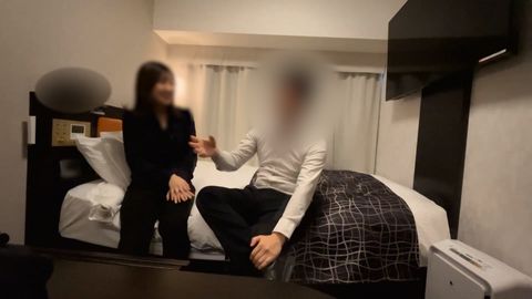 Eカップ19歳の彼女。先輩彼氏と付き合ったけど、おじさんが忘れられず彼氏に内緒で会ってS〇Xしちゃいました！【前編】【個人撮影】No.296