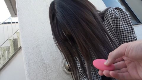 【完全顔出し】黒髪美女と屋上でイケナイことをした後にホテルで中出しSEX