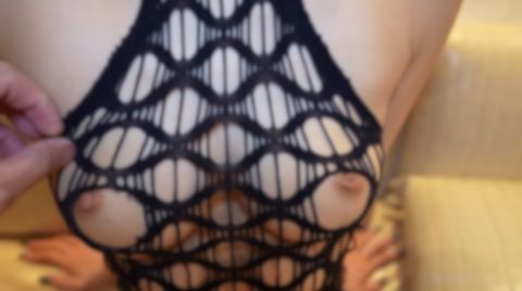 3日間！70OFF！【人妻】【潮吹き】セックスレスが生んだ奇跡の美人妻。理想的なお椀美乳、スジの通った腹筋はフル勃起不可避のモデル級神裸体。他人棒で鳴きまくる奥様に中出しプレス。