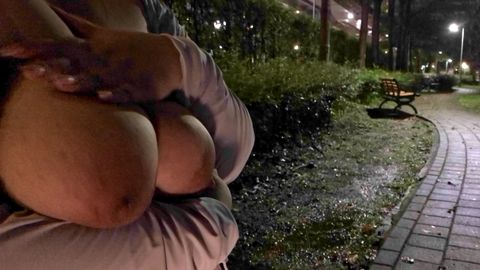 【無修正】爆弾巨乳の露出プレー初挑戦！公園、廊下、ベットセックス大祭り！(上編)