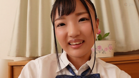 【オナニー】ちっちゃな穴がマン汁でびちょ濡れ！自画撮りオナニー[4]