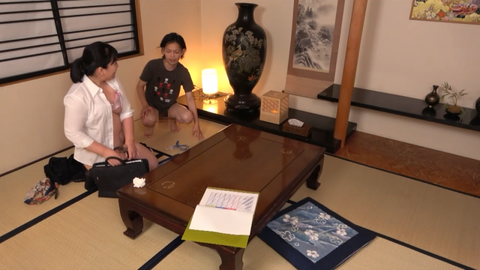 パンツスーツのムチ尻生保レディにセクハラ＆フェラチオ交渉[4]