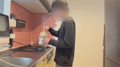 【痴女フェラ】朝起きてキッチンでフェラ抜き♡そのまま高速手コキで再び大量発射