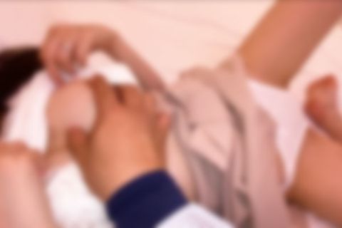 【素人個撮】【無修正】膣内不法侵入・ダメだとわかっているのに旦那が出張中に卑猥になる淫乱人妻に中出し