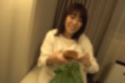※14日まで初回限定85％OFF※【無修正】【素人個撮】オモテの顔は居*屋店員、ウラの顔はエロの逸材