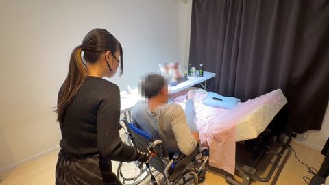 俺の訪問介護嬢  優しい美人研修生 入浴介護中に巨乳と美尻もみ放題