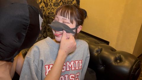 人生初撮影！フ⚪︎ラ経験もほぼなしの18歳の彼女は俺にだけ中出しな件。制服が似合いすぎて背徳感がヤバい。最後はお決まりの無責任中出し