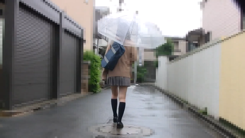 【**】チャリ通**のあとをひたすら尾行　エッチな太ももがいっぱい撮れました♪