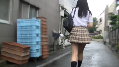 【**】チャリ通**のあとをひたすら尾行　エッチな太ももがいっぱい撮れました♪