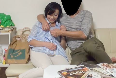 個撮】四十路ショートカット肉感奥様をナンパでゲット。イヤイヤ言いつつもゴムなし挿入黒乳首ビンビン勃起させノリノリで腰を振りイキまくって中出しまで許しちゃうド淫乱　あかねさん