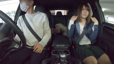 車の中でセフレにフェラチオさせてみた