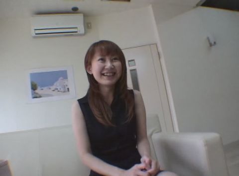 「妻」よりも「女」でいたい私…　素人妻２名　その３３