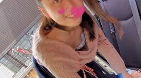おっぱい狙いました。同僚の乳首が丸見え