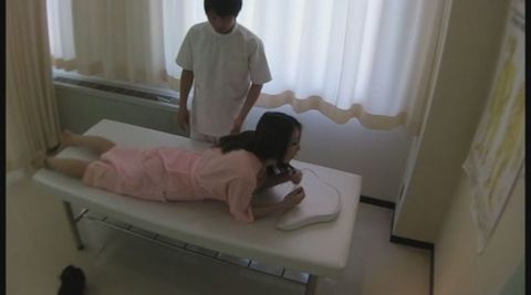 整骨院で勃起したチ●コを見せたら女性患者は受け入れるのだろうか　02