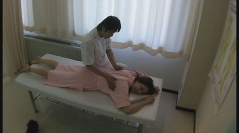 整骨院で勃起したチ●コを見せたら女性患者は受け入れるのだろうか　02