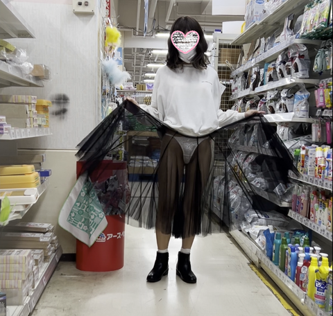 【女装露出】すけすけスカート履いてホームセンター露出！