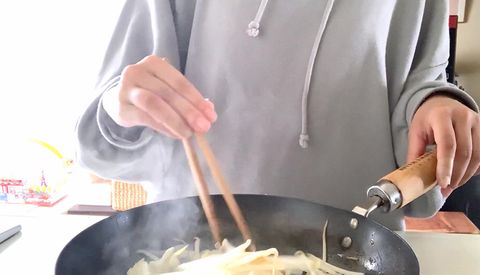 【ガリ勉に中出ししたい方急募】【お詫びとお知らせ】がり勉真面目っこの自撮りオナニー＆もやし炒め咀嚼動画