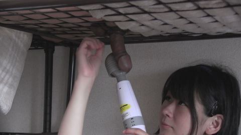 【個撮・初めての経験】**活サイトで知り合ったロ●顔みきちゃん、ハメ撮りは断られたので乳搾り風手コキをしてもらいました。かなりマニアックで以前からやってみたかったプレイです。彼女も興奮したのかオナニー