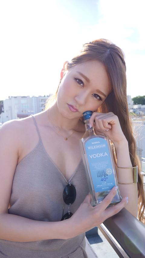 〈個人撮影〉神スタイルのギャルと吞みまくって4Pハメ廻し乱交♥激かわギャルがぶっ飛んでパコりまくり♥　素人