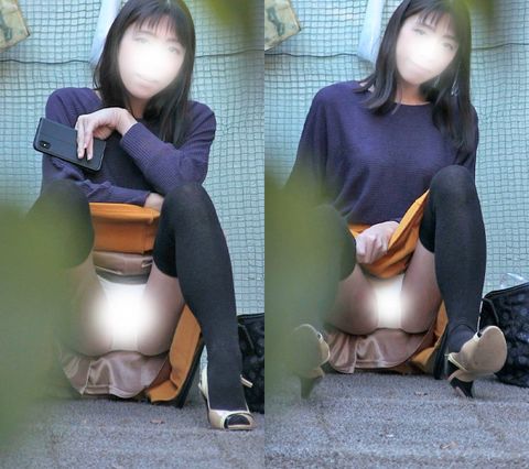 バレたのに・・・終始パンティ丸見えで見つめられるんだが・・・