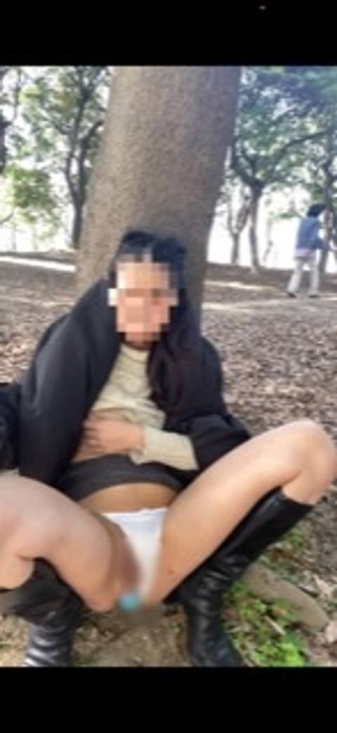 【永久保存版】ご主人様の後輩と昼間の公園で露出プレイ撮影①　放置プレイ　野外露出　指マン　寝取られ　オナニー　他人棒　NTR  セルフ撮影　　ベロキス　露出散歩